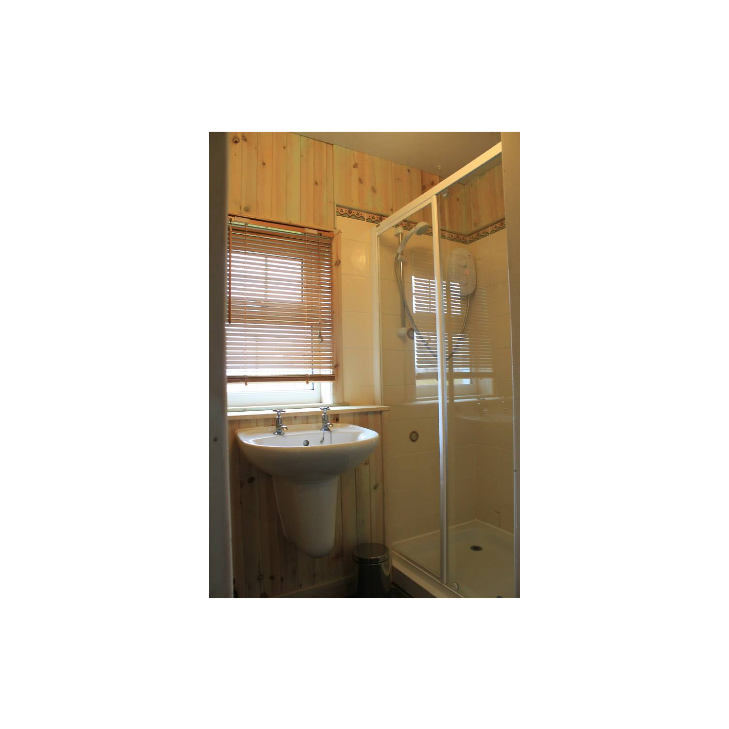 Shiant Cottage Self-catering Apartment, Shower